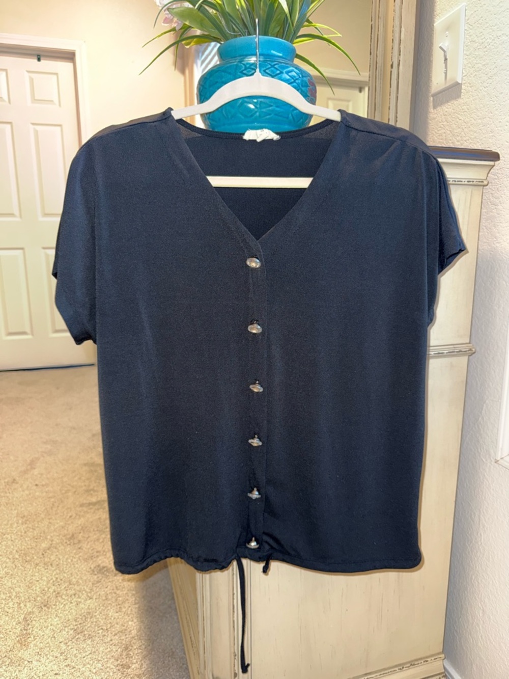 Women's Navy Button-Front V-Neck Short Sleeve Top